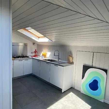 La Garconnierre Del Maggiore *