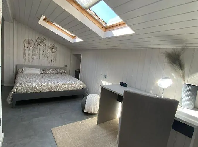 La Garconnierre Del Maggiore Apartment