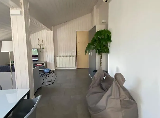 La Garçonniérre Del Maggiore Apartamento