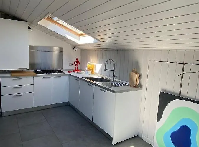 La Garconnierre Del Maggiore Apartment