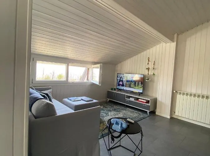 La Garconnierre Del Maggiore *