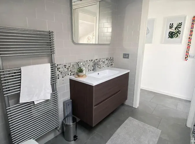 La Garçonniérre Del Maggiore * Nebbiuno